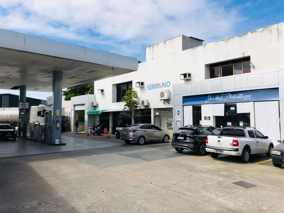 Posto Serrano 5 na rua São Cristóvão