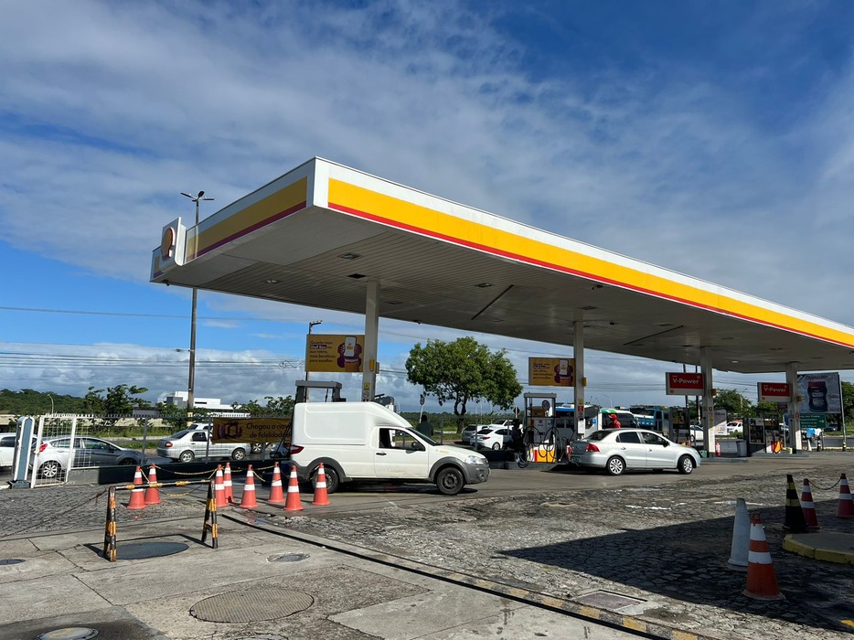 Posto Serrano 7 na avenida Tancredo Neves