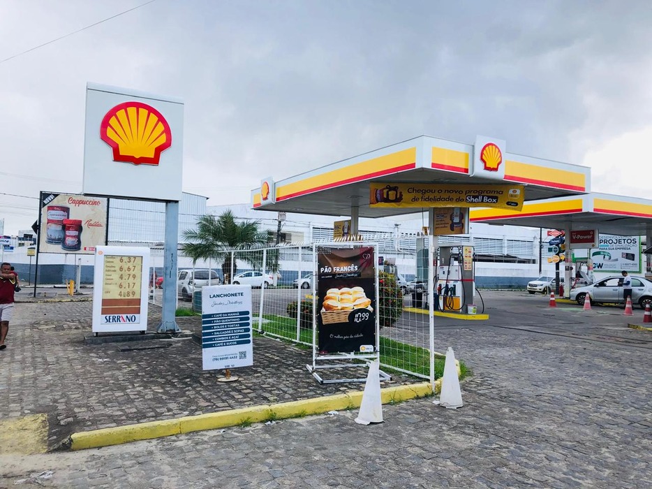 Posto Serrano 13 na avenida Desembargador Maynard